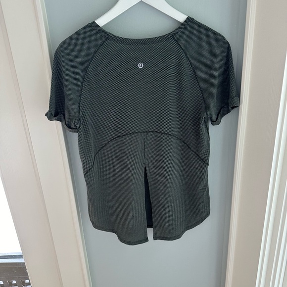Lululemon Open Up Tie Back Tee - Picture 4 of 6